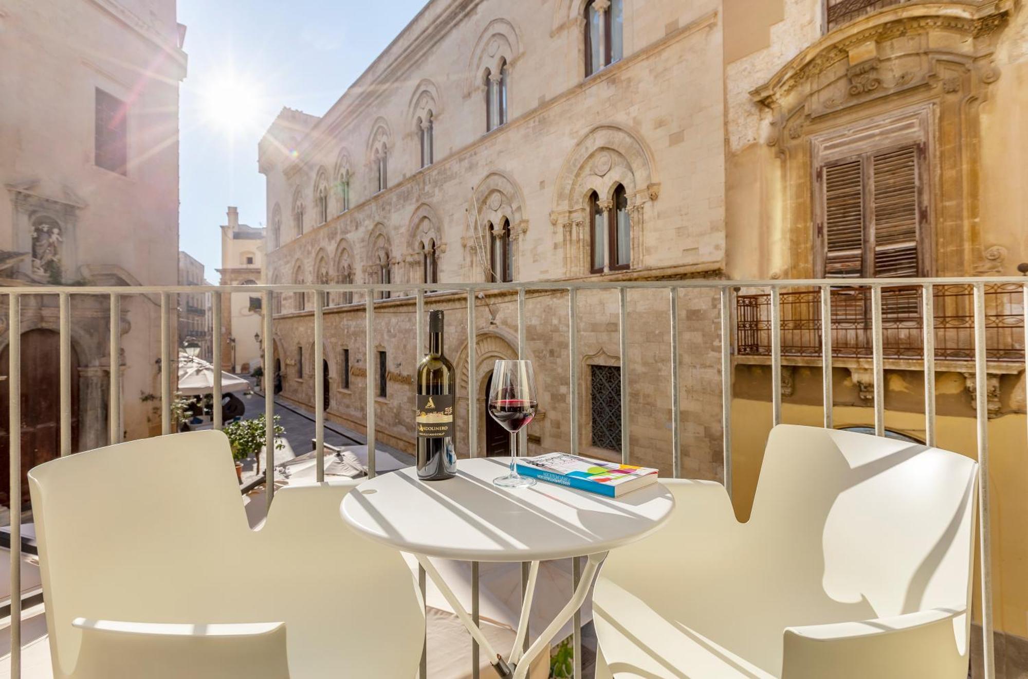 Fiveplace Design Suites & Apartments Trapani Bagian luar foto